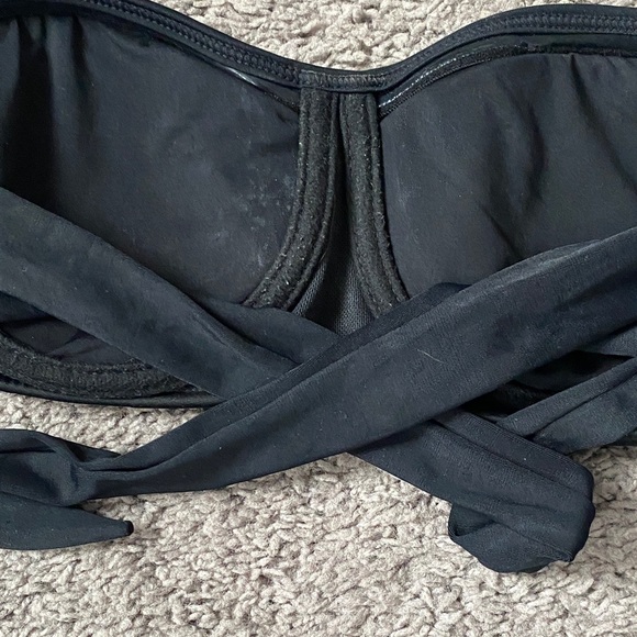 Pilyq San Sebastián Black Bikini with Vibrant Embroidery - Picture 10 of 16